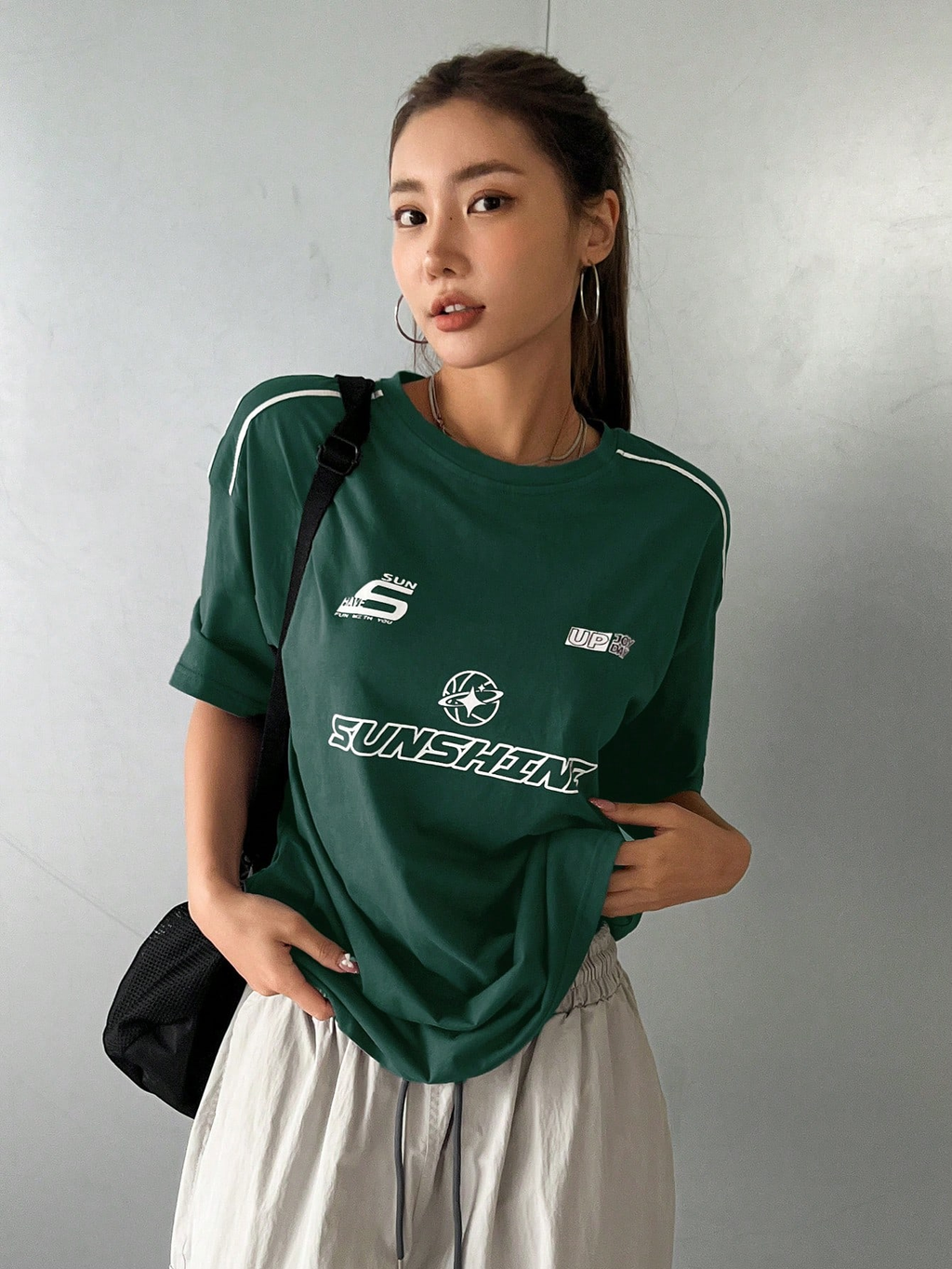 Essential Oversized Cotton Tee – Luxe Comfort with Minimalist Graphic Detail