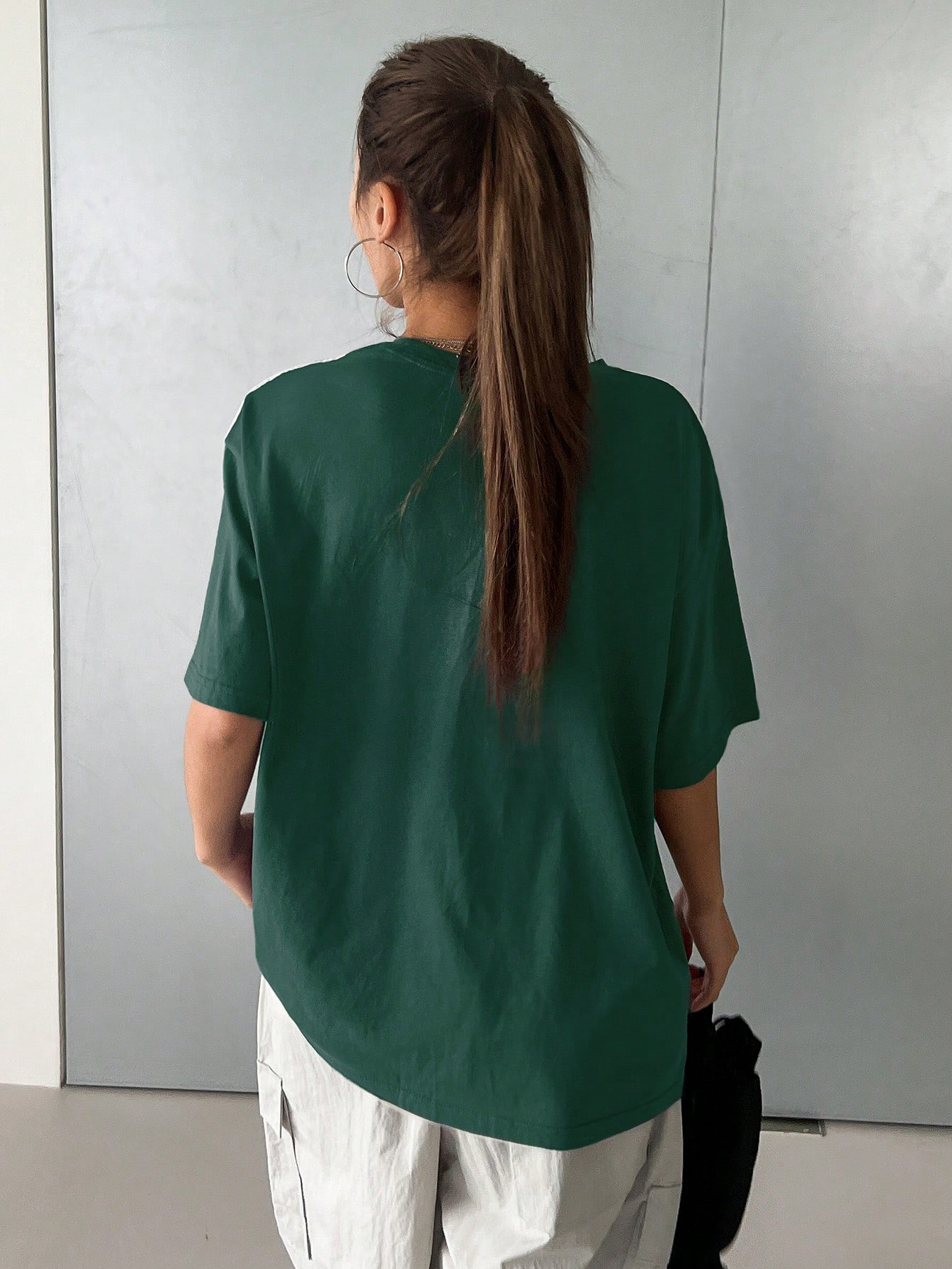 Essential Oversized Cotton Tee – Luxe Comfort with Minimalist Graphic Detail